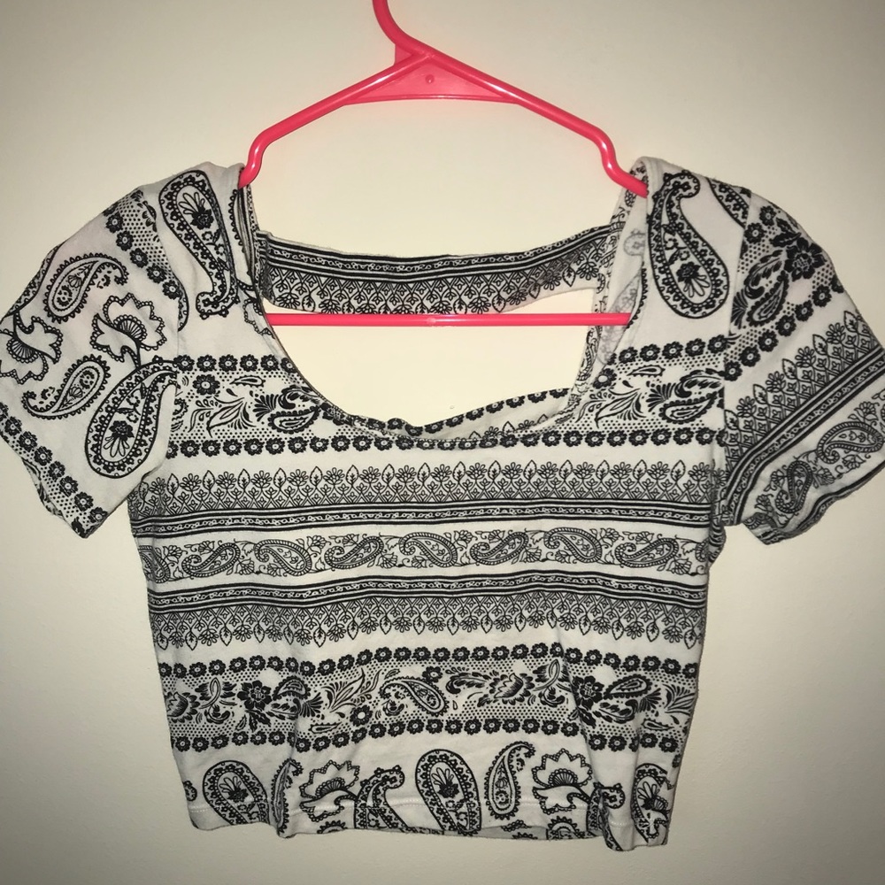 Black and White Crop top